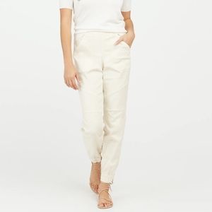 Spanx stretch twill cargo jogger - EUC - parchment - medium